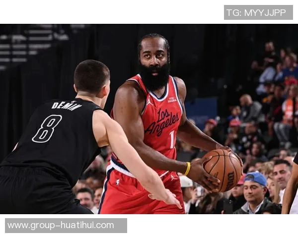 快船四连败期间哈登数据亮眼却命中率低迷引发关注